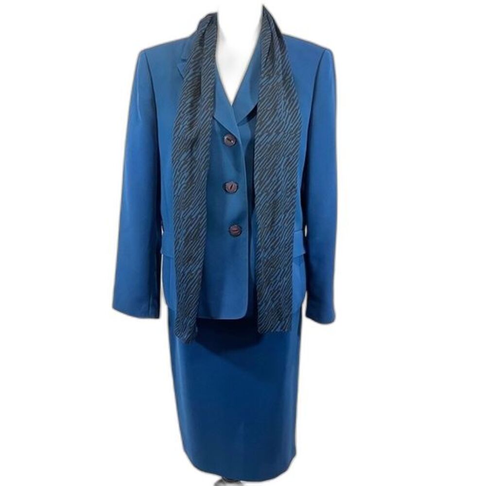 Evan Picone 3 piece blue and black skirt suit size 14P NWOT